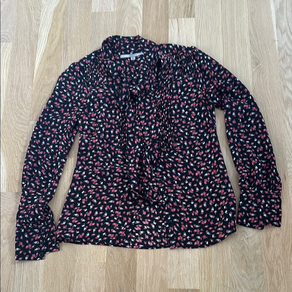 Guess Romantic 🌹 Black and Pink Floral Blouse